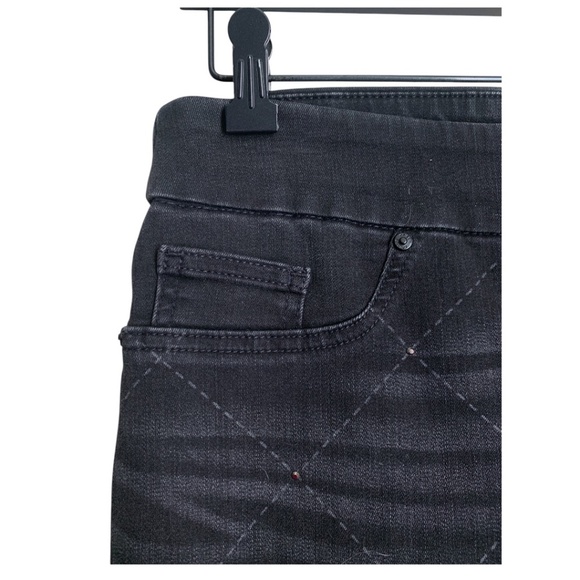 Chico's Women's Black Jeans Size 00R (2R US) Pull On Jegging Diamond - Picture 3 of 7